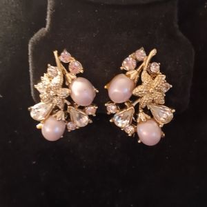 Vintage Star With white Rhinestone and Pink Faux Pearl  Flower Clip on Earrings.